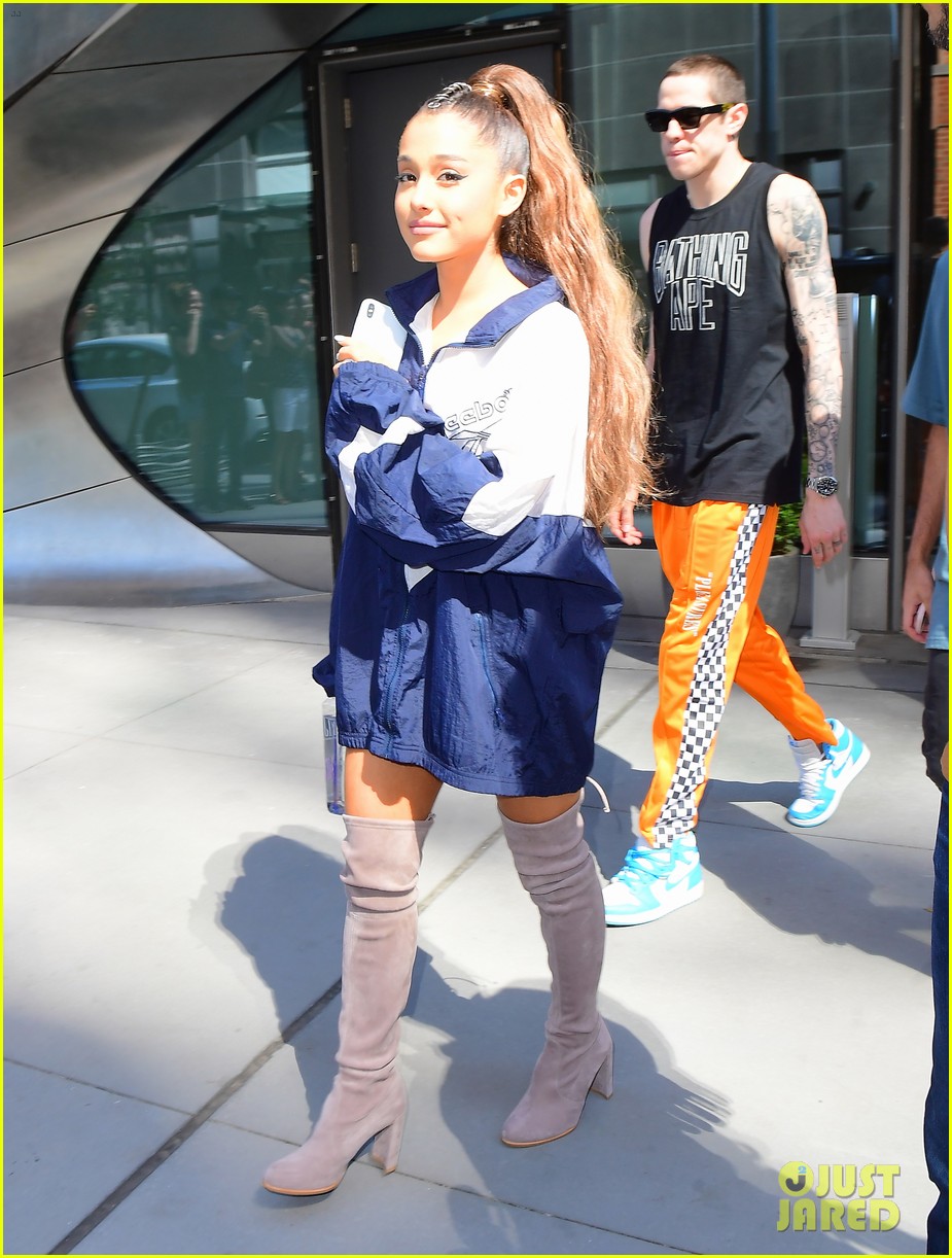Ariana Grande Holds Hands with Fiance Pete Davidson in NYC! Photo