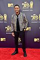 halsey cozies up to g eazy at mtv movie tv awards 14