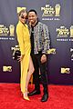 halsey cozies up to g eazy at mtv movie tv awards 16