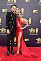 halsey cozies up to g eazy at mtv movie tv awards 19