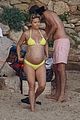 kate hudson pregnant baby bump yellow bikini 10