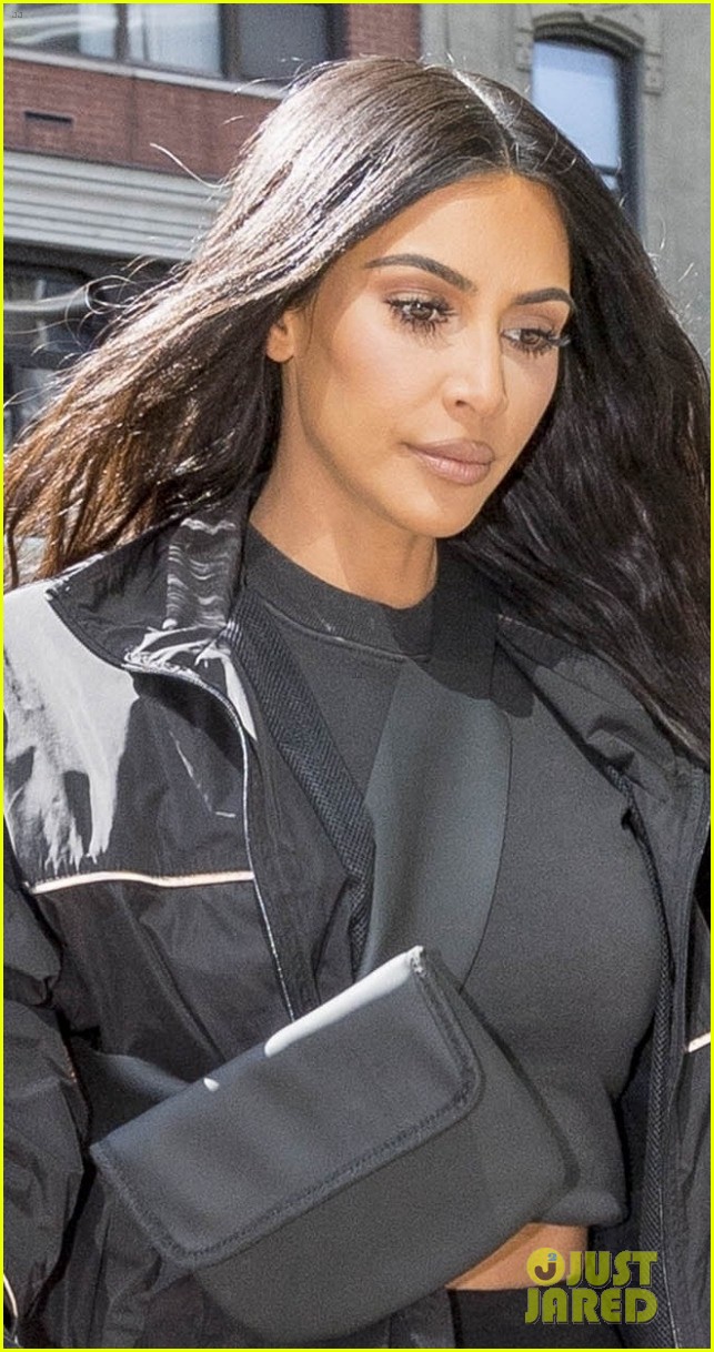 Kim Kardashian Steps Out for Ice Cream in NYC!: Photo 4101892 | Kim