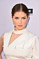 anna kendrick goes glam for former co star george clooney afi tribute 03