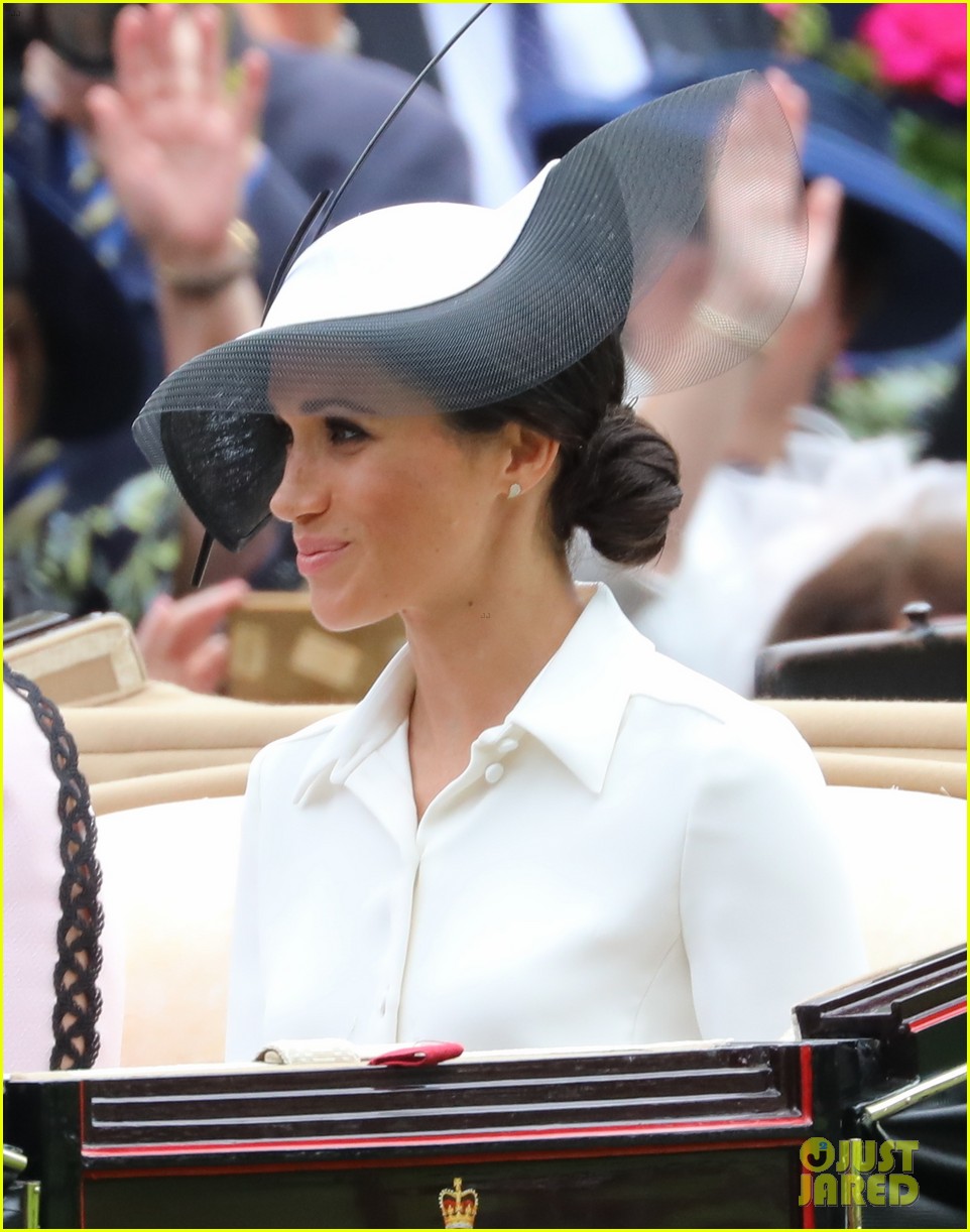 Duchess Meghan Markle Makes Royal Ascot Day Debut! Photo 4104214(00)