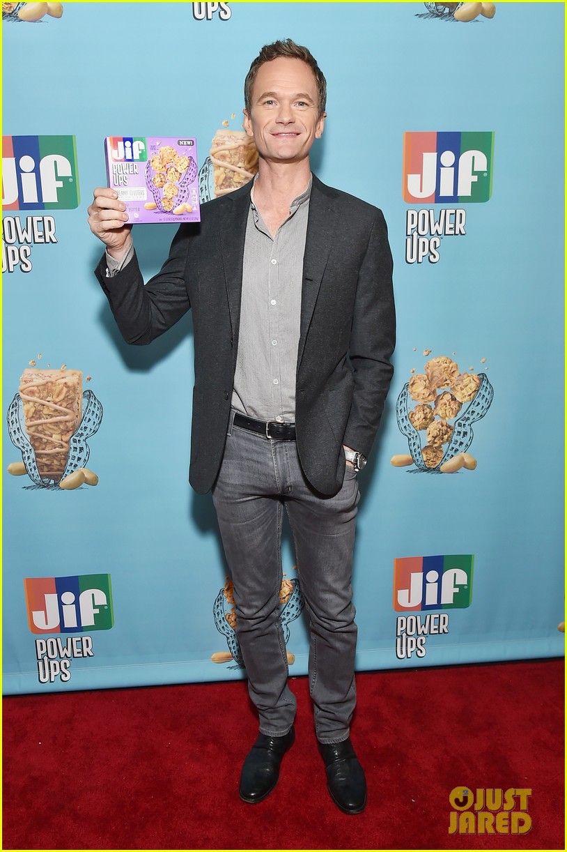 neil patrick harris shares how he handles snack time with his kids 044108035