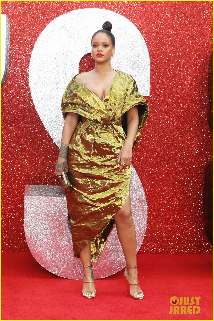 rihanna sparkles in gold at oceans 8 london premiere 03