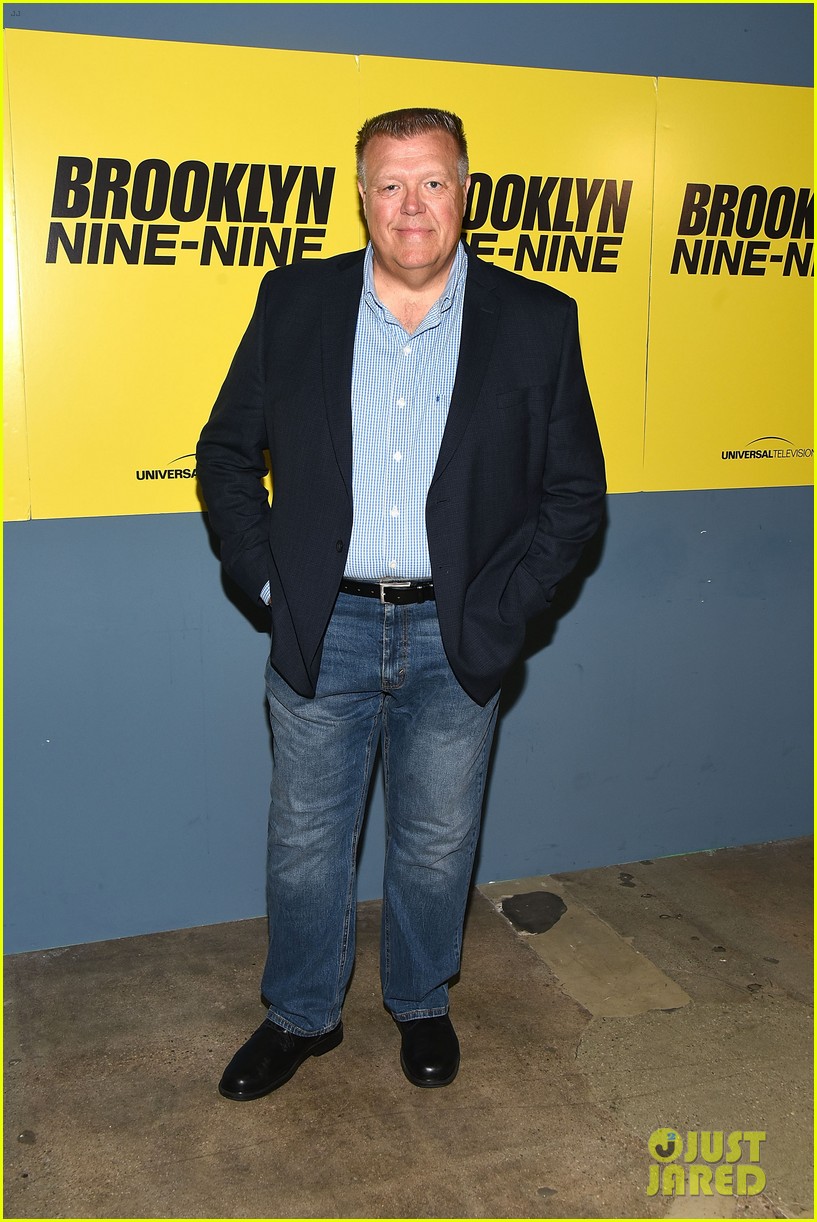 andy samberg on brooklyn nine nine sixth season revival at nbc 014101501