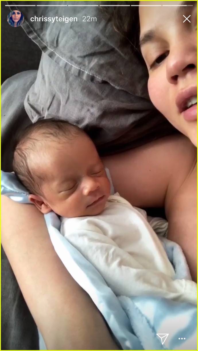 Chrissy Teigen's Newborn Son Miles Sleeps In Her Arms & It's So Cute(00)