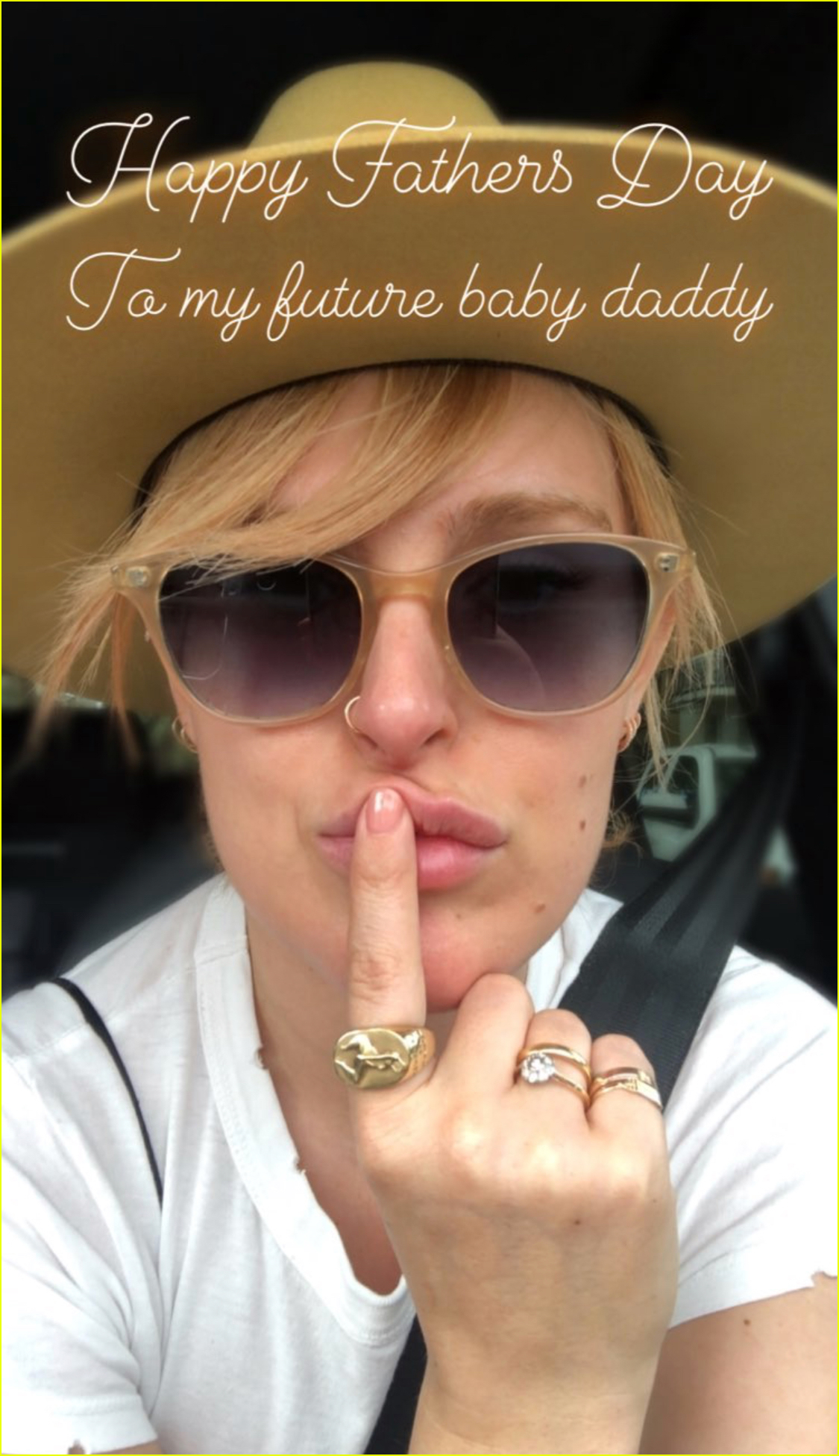 The Bachelor's Nick Viall Addresses Rumer Willis Dating Rumors Photo(02)