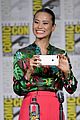 jamie chung skyler samuels stephen moyer bring the gifted to comic con 17
