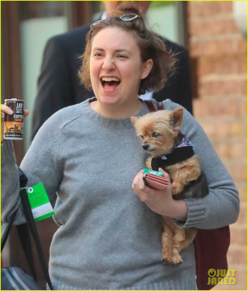 lena dunham opens up about her weight 054112549
