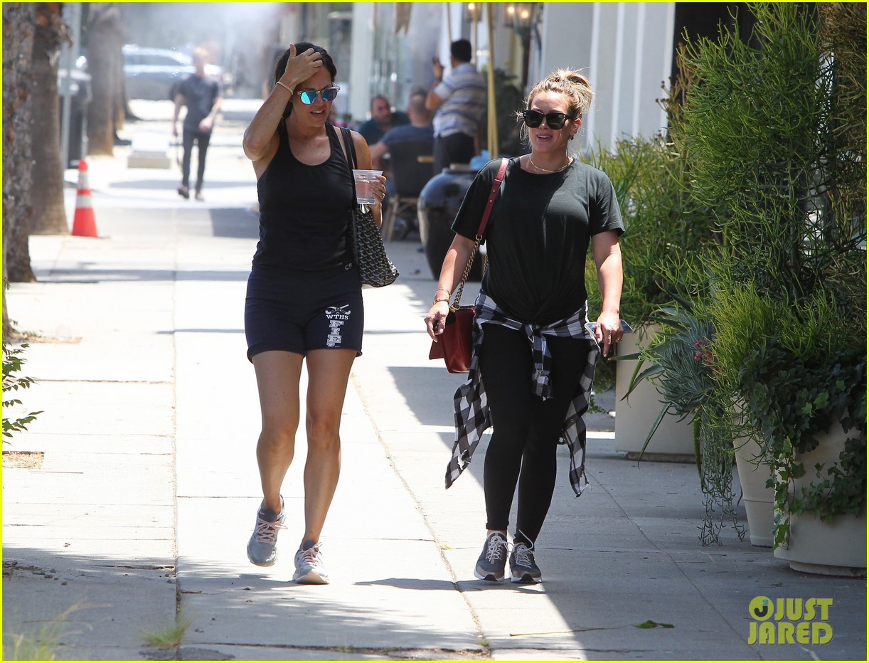Pregnant Hilary Duff Grabs PostWorkout Lunch With A Gal Pal! Photo