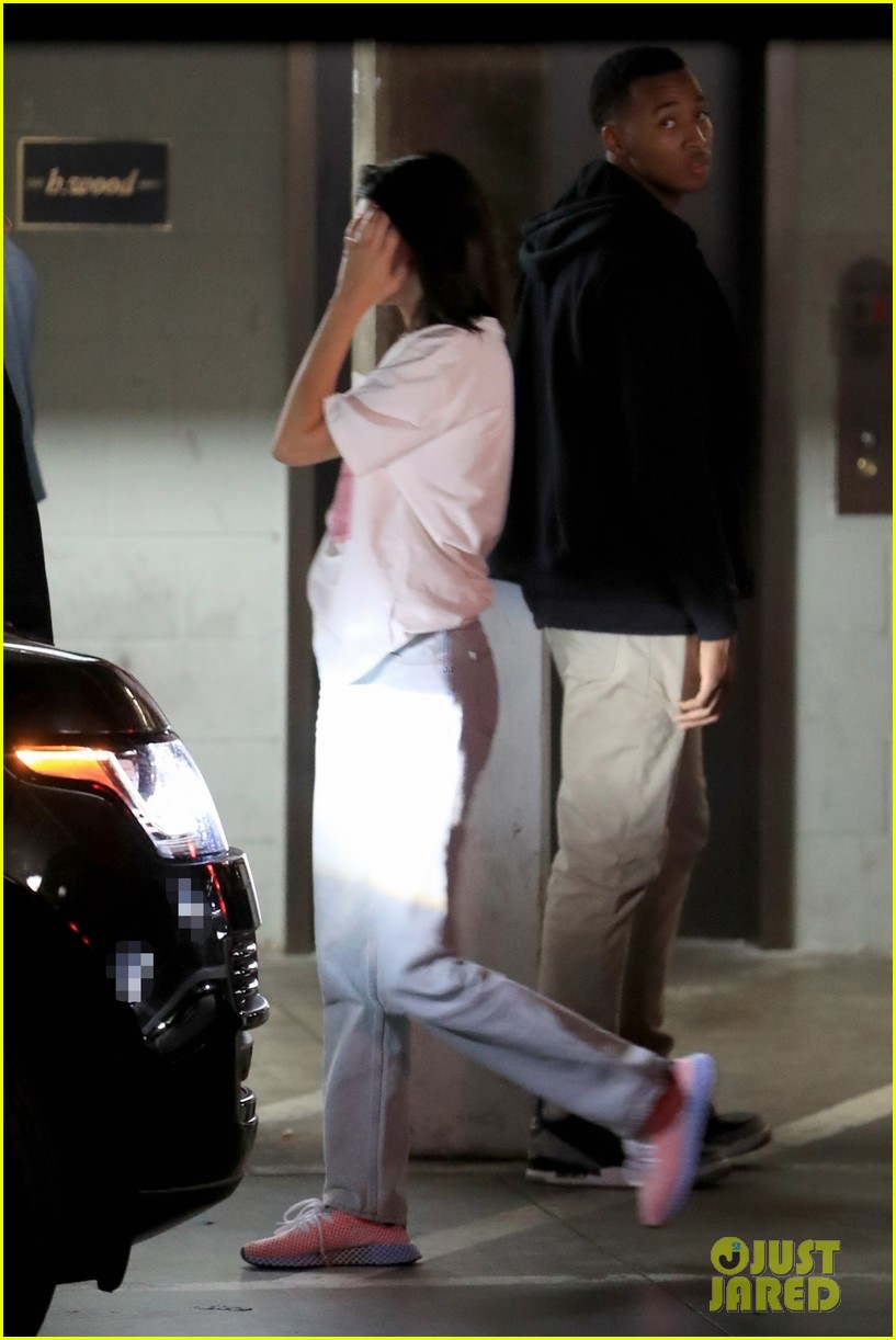 Kendall Jenner & Ben Simmons Hit the Club on Same Night as His Ex(02)