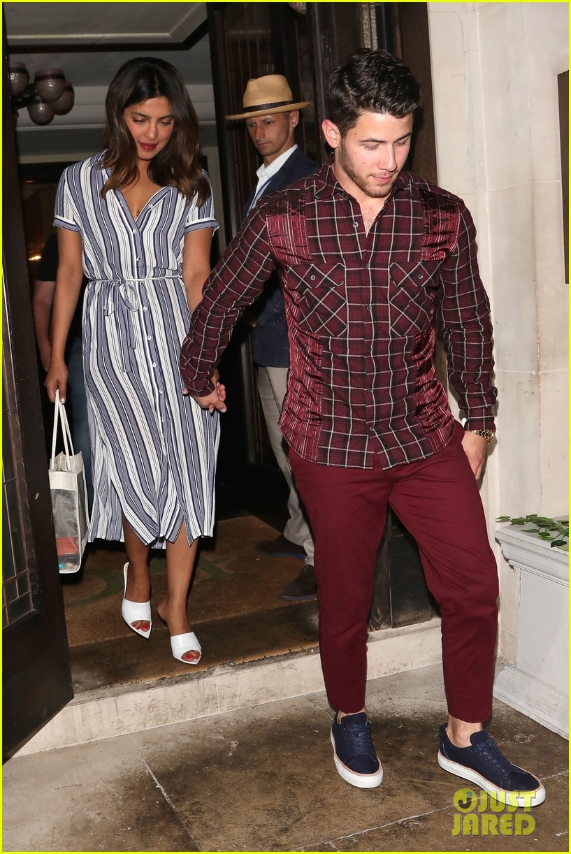 Nick & Joe Jonas Double Date With Priyanka Chopra & Sophie Turner