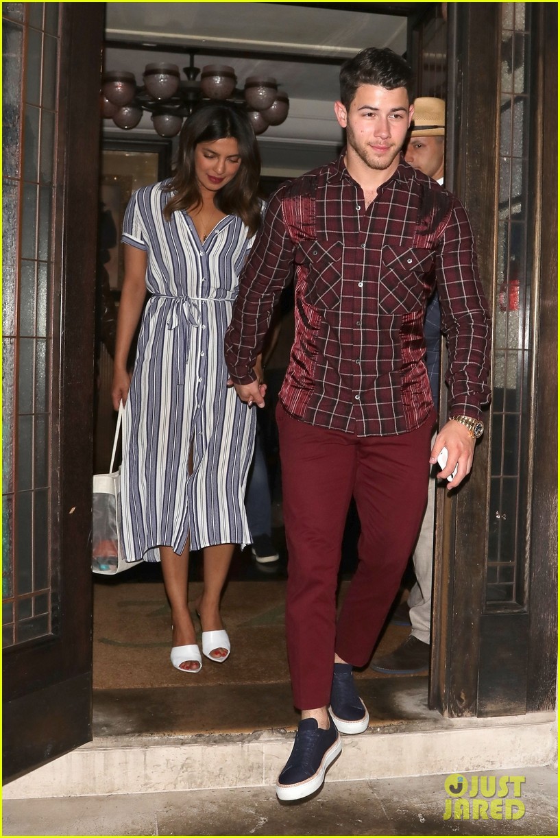 Nick & Joe Jonas Double Date With Priyanka Chopra & Sophie Turner
