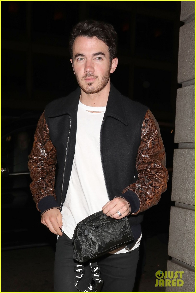 Nick & Joe Jonas Double Date With Priyanka Chopra & Sophie Turner