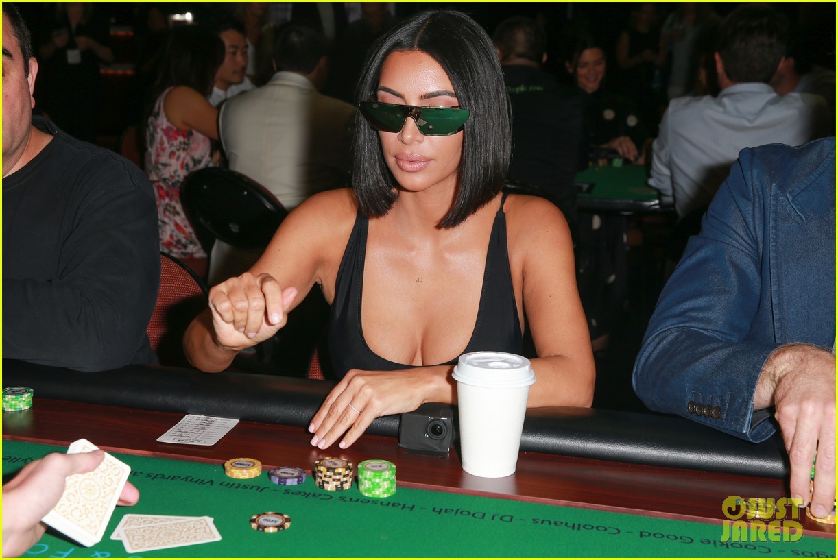 kim kardashian khloe kardashian kendall jenner poker tournament 224122778