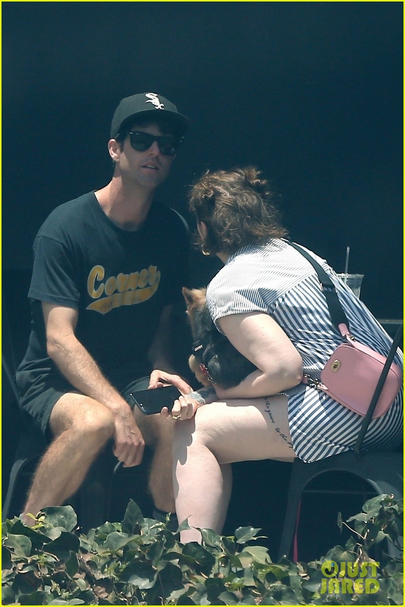 Lena Dunham Kisses Mystery Man in New Photos! Photo 4115741 Photos
