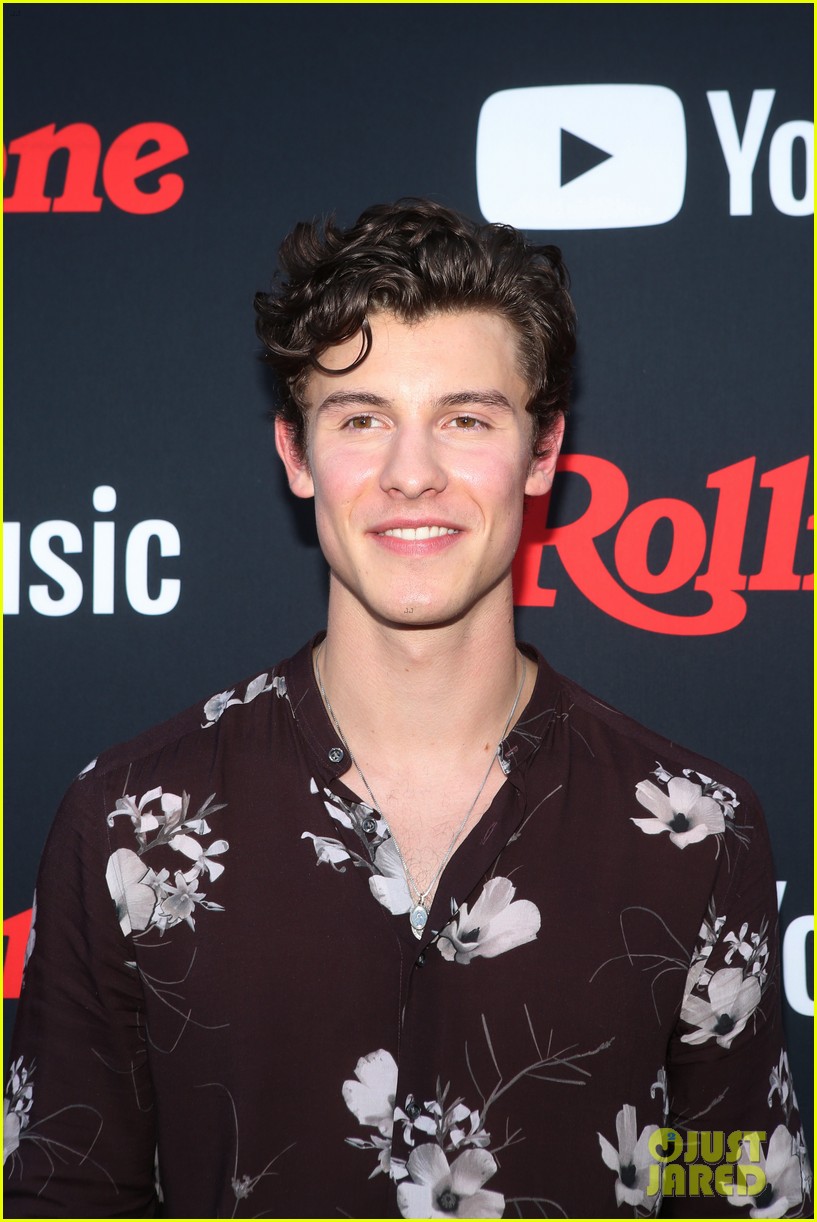 shawn mendes looks so handsome at rolling stone relaunch party 094121555
