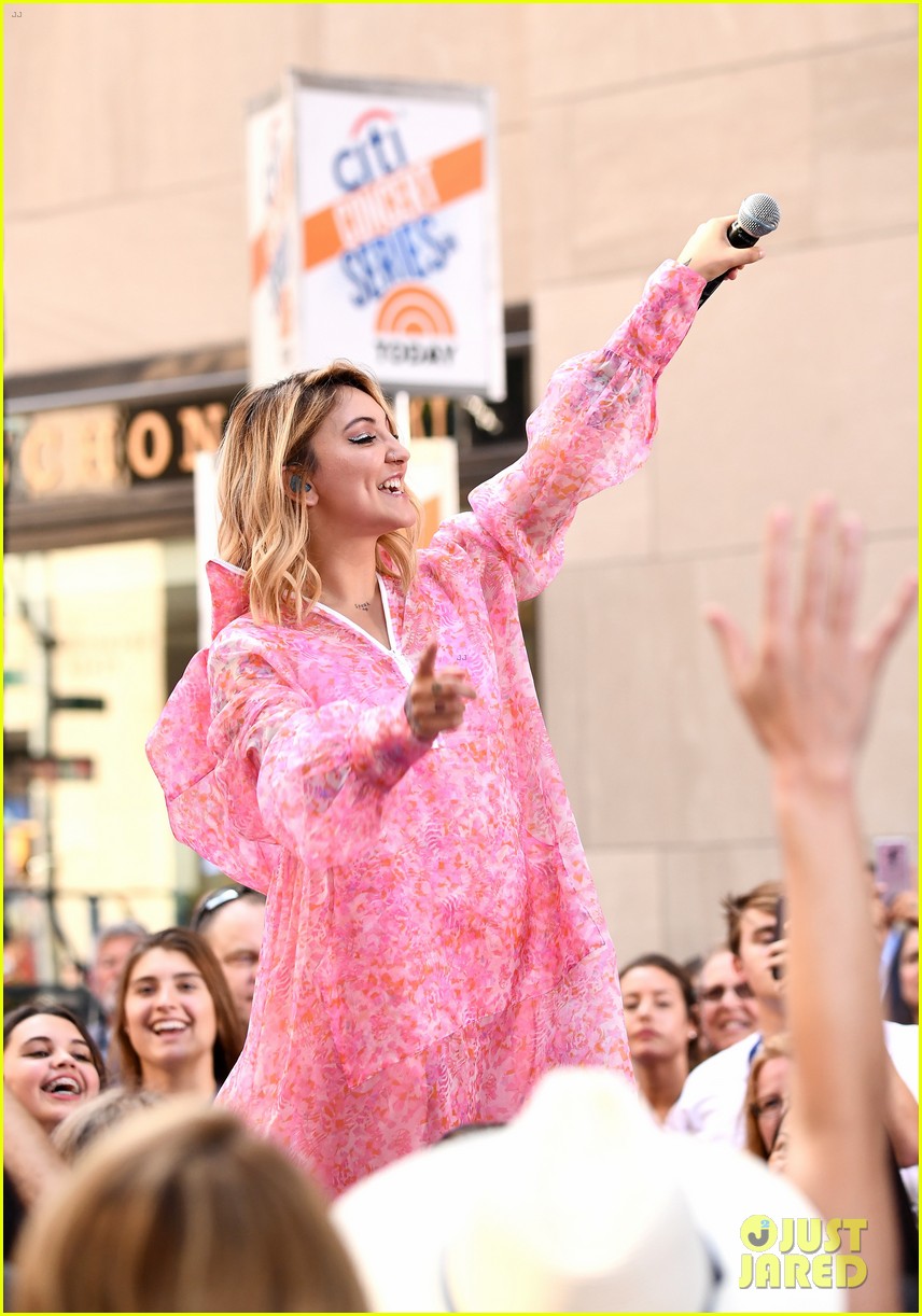 julia michaels performs issues on today show in nyc 02