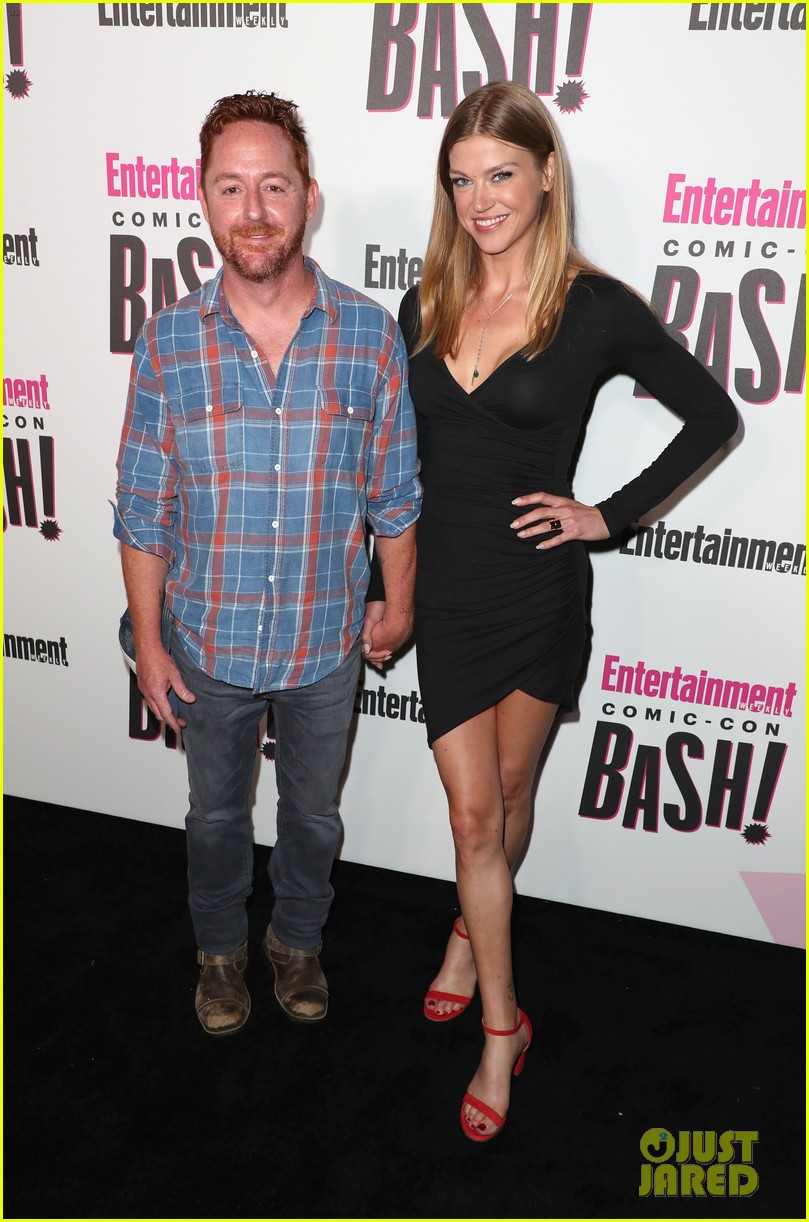 The Orville's Adrianne Palicki & Scott Grimes Hold Hands at Comic-Con!:  Photo 4118923 | 2018 Comic-Con, Adrianne Palicki, Scott Grimes Photos |  Just Jared: Entertainment News