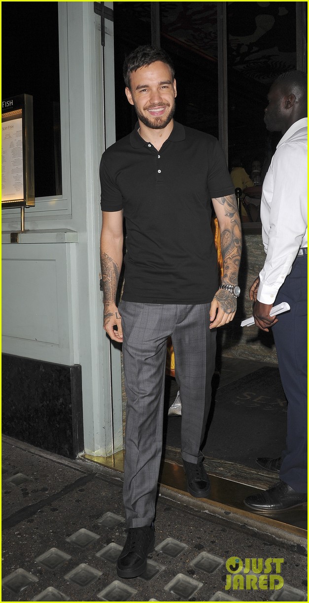liam payne is all smiles during night out with friends in london 164117546