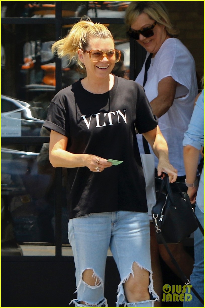 ellen pompeo pairs ripped jeans with t shirt for lunch in la 02