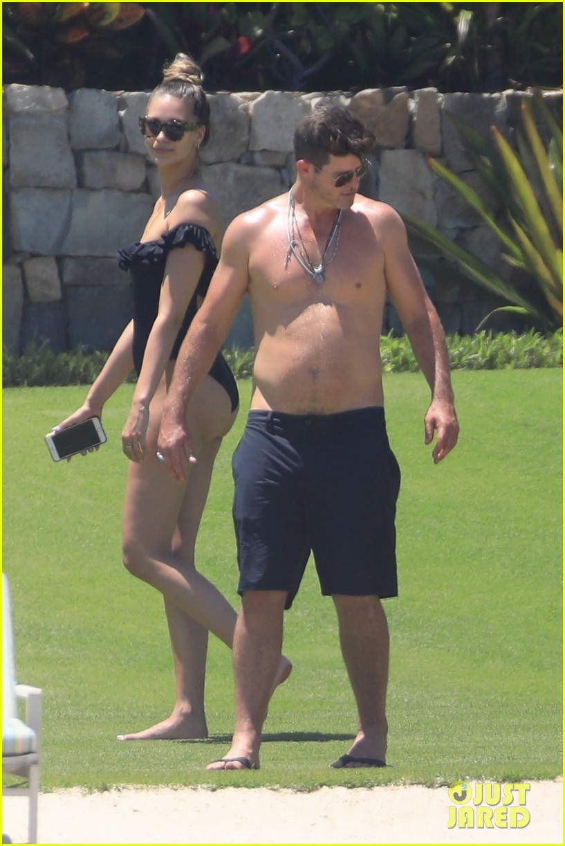 robin thicke april love geary vacationn 024109720