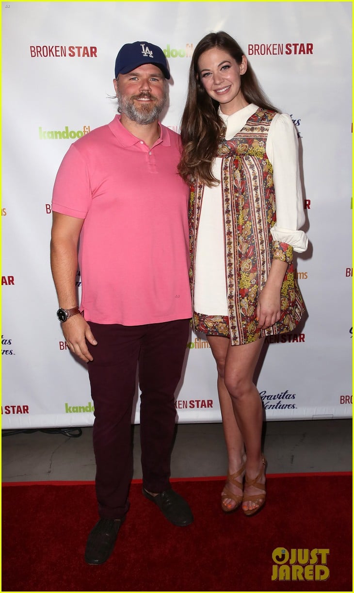 analeigh tipton gets support from jake mcdorman rachael leigh cook at broken star 03
