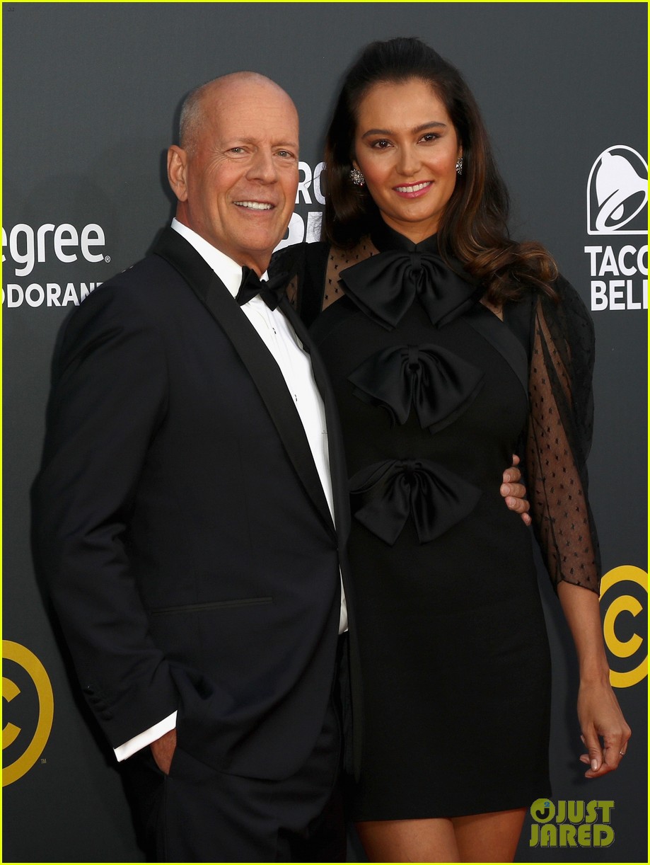 bruce willis supported wife daughters at comedy central roast 01