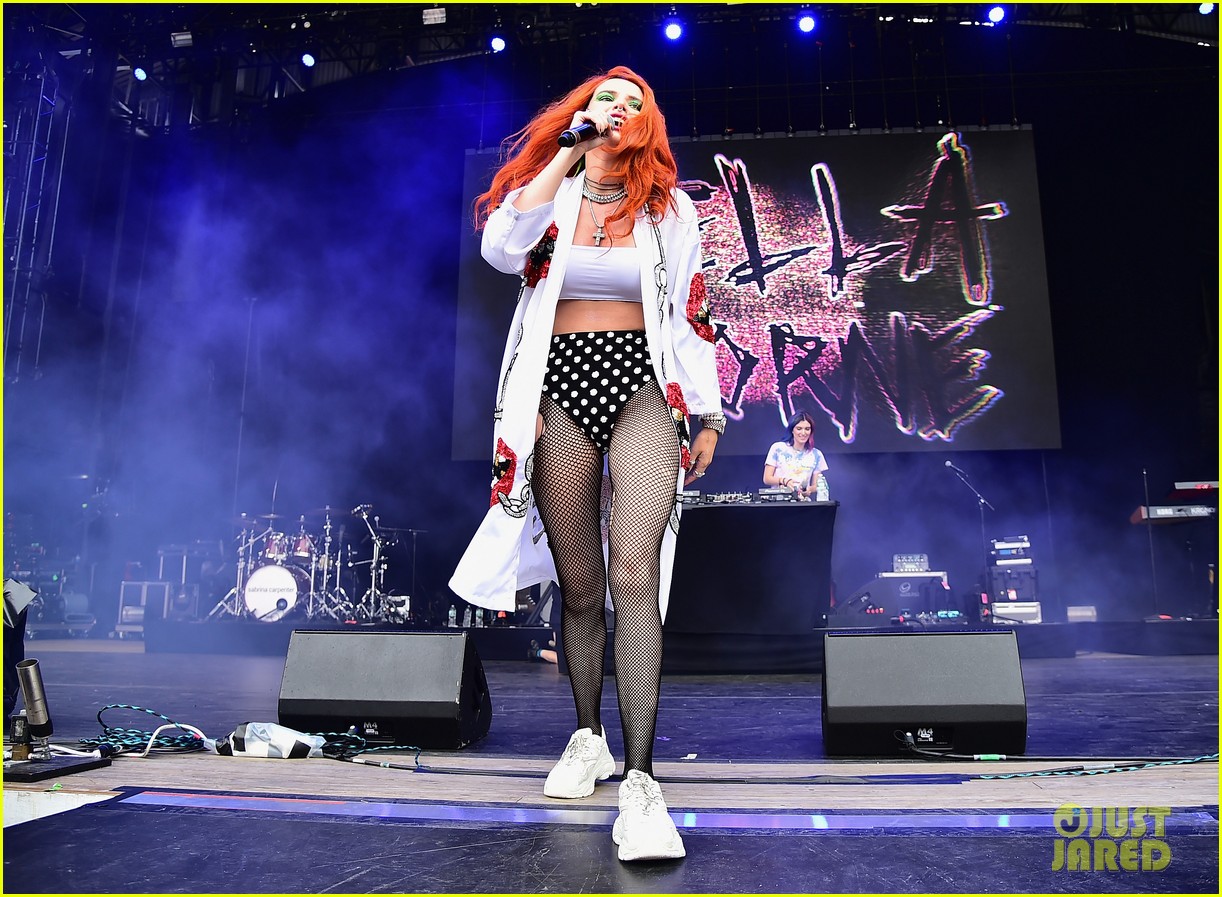 bella thorne brings filthy fangs records to billboard hot 100 154131086