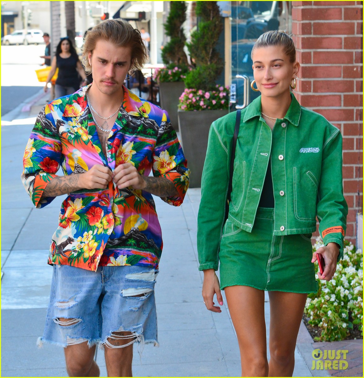 justin bieber hailey baldwin make one colorful couple in beverly hills 114136804