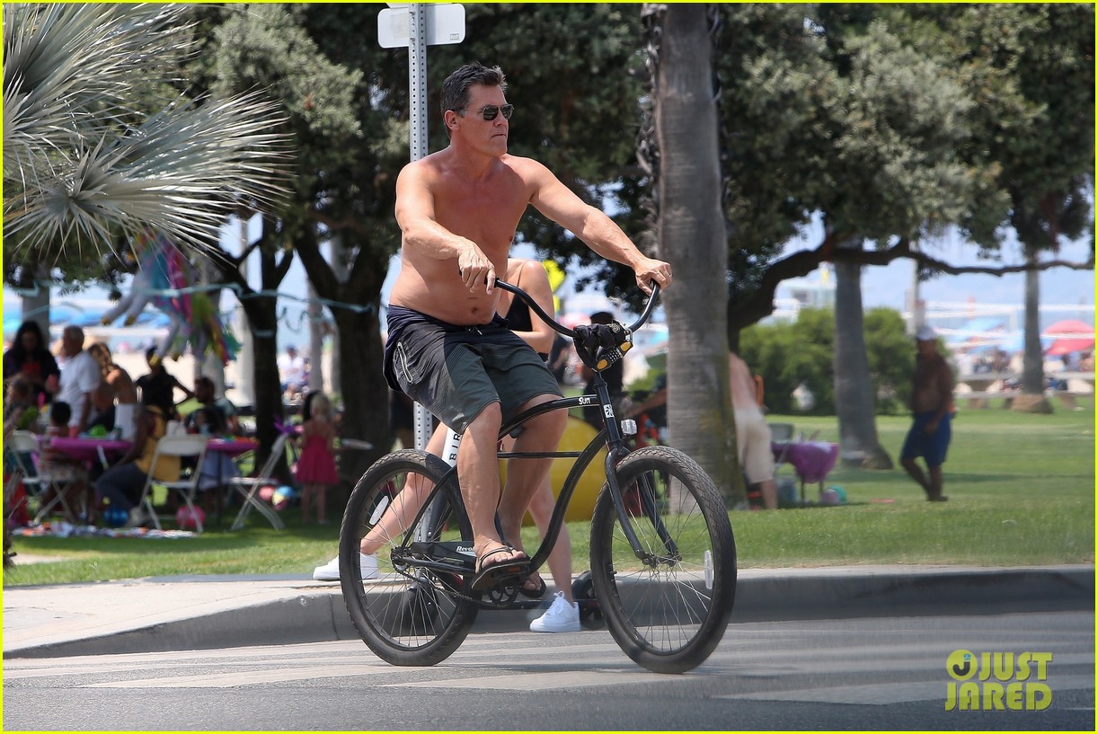 josh brolin goes shirtless for bike ride with pregnant wife kathryn boyd 254127741
