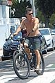 josh brolin goes shirtless for bike ride with pregnant wife kathryn boyd 04