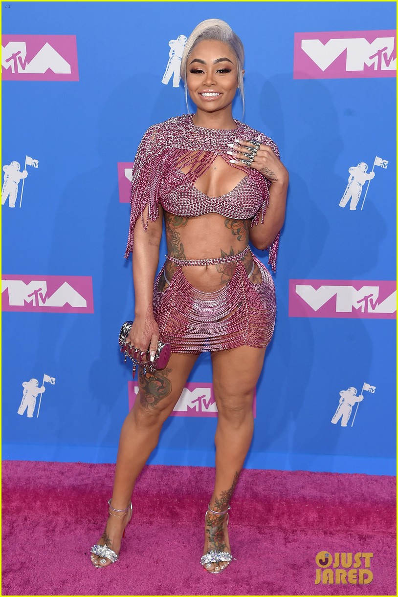 blac chyna wears pink see through chain outfit to mtv vmas 2018 03