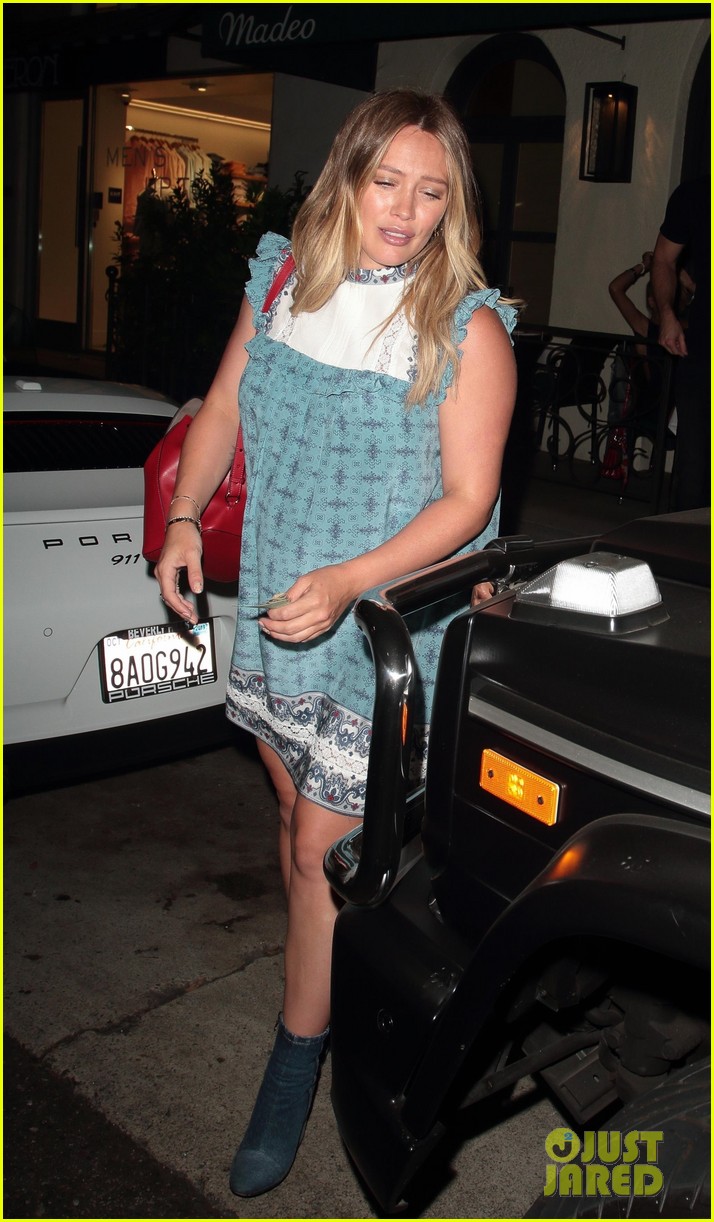 Pregnant Hilary Duff Grabs Dinner with Friends in Beverly Hills! Photo