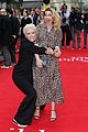 emma thompson lifts hayley atwell red carpet 04