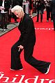 emma thompson lifts hayley atwell red carpet 08