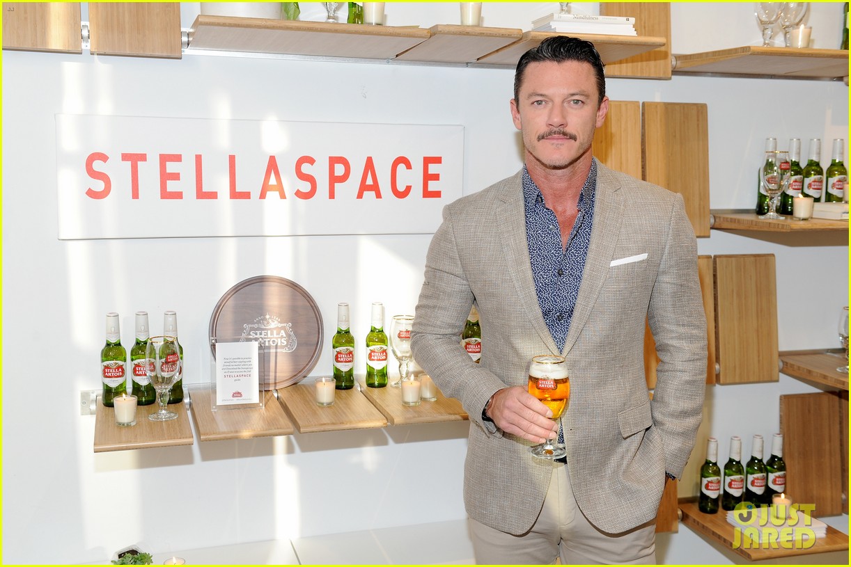 luke evans looks dapper while unveiling stellaspace with stella artois in nyc 134127079