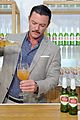 luke evans looks dapper while unveiling stellaspace with stella artois in nyc 04