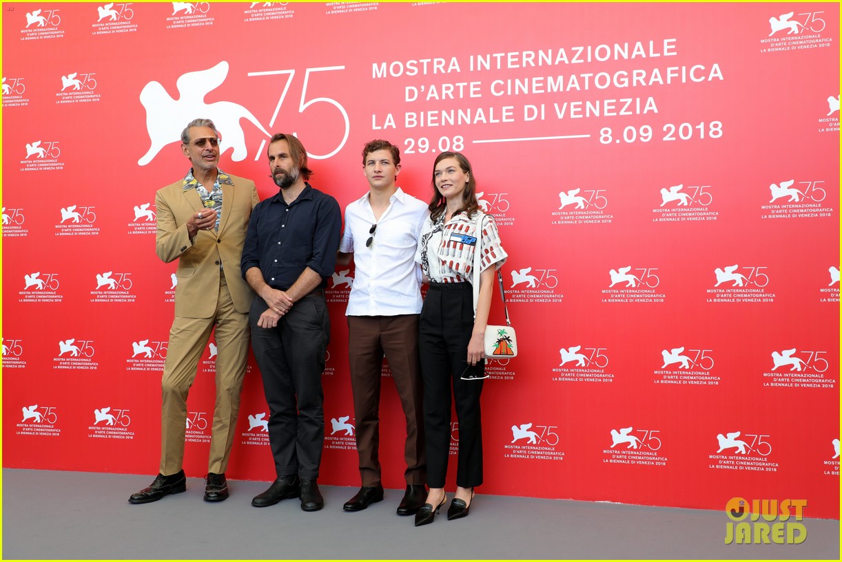 jeff goldblum brings the mountain to venice film festival says its brilliant movie 23