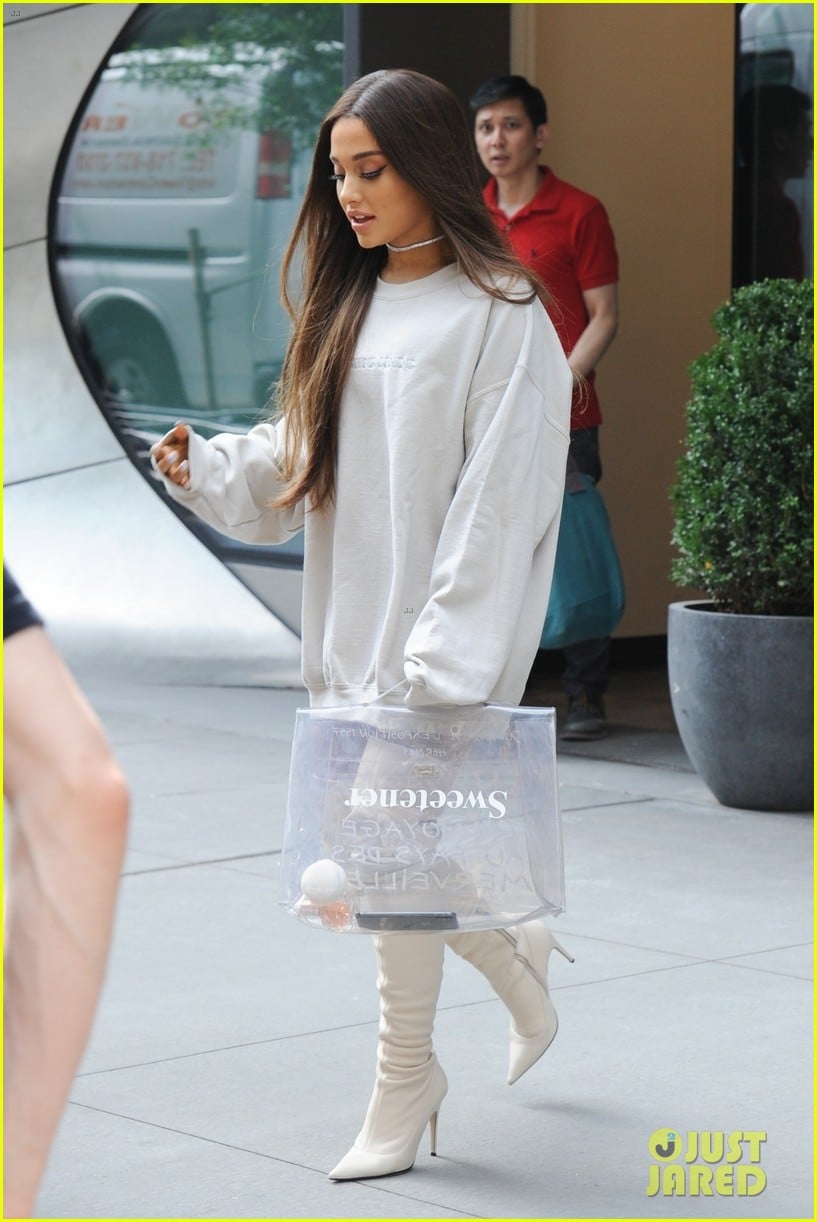 ariana grande steps out after releasing new album sweetener 064130349