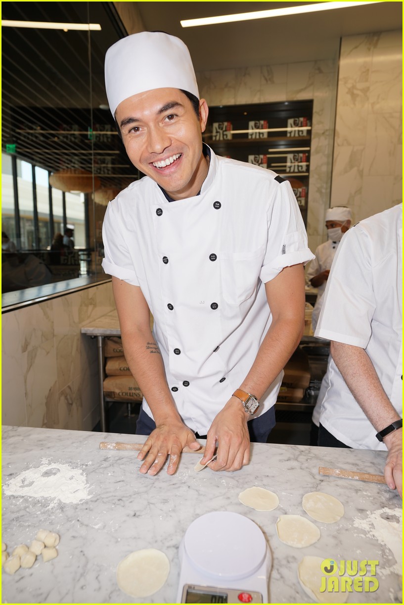 henry golding makes dumplings with just jared 044129225