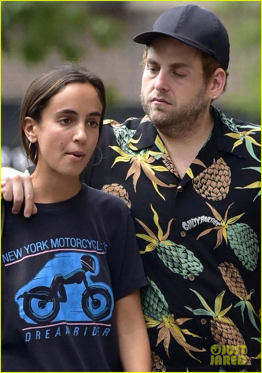 jonah hill gianna santos show off pda in nyc 044123639