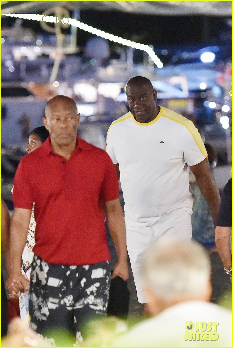 magic johnson and samuel l jackson relax on a yacht in italy 034128166