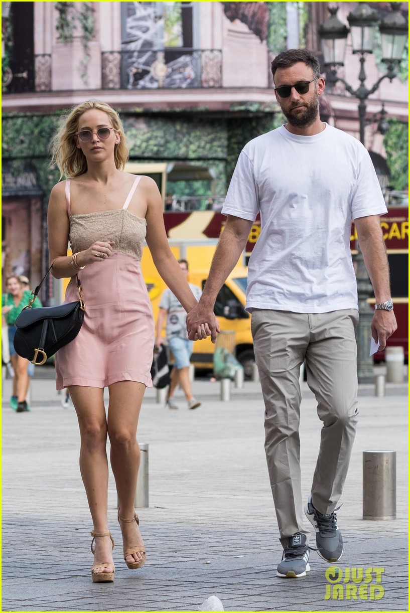 Jennifer Lawrence & Cooke Maroney Hold Hands in Paris: Photo 4126223