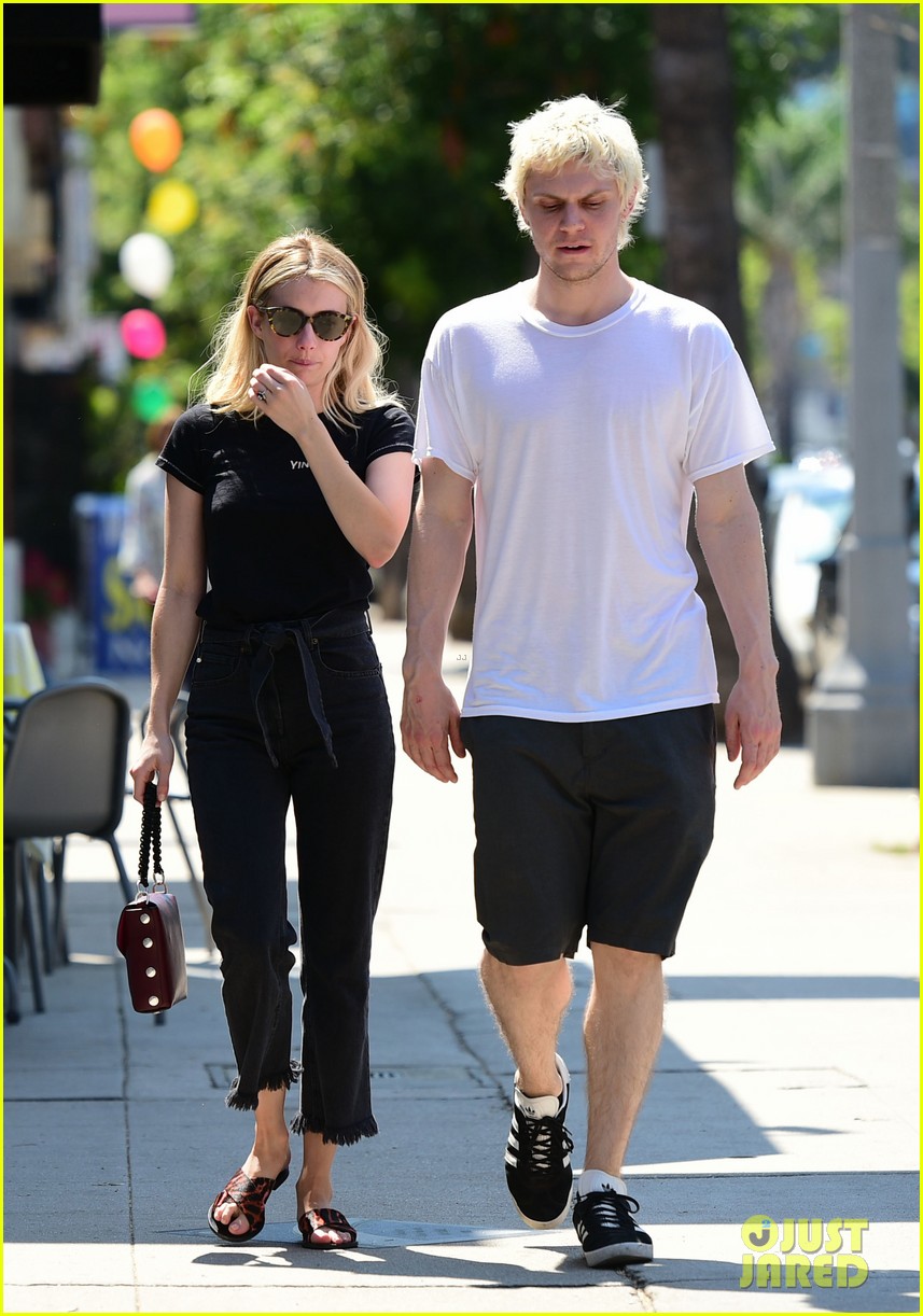 emma roberts evan peters couple up for afternoon date 11