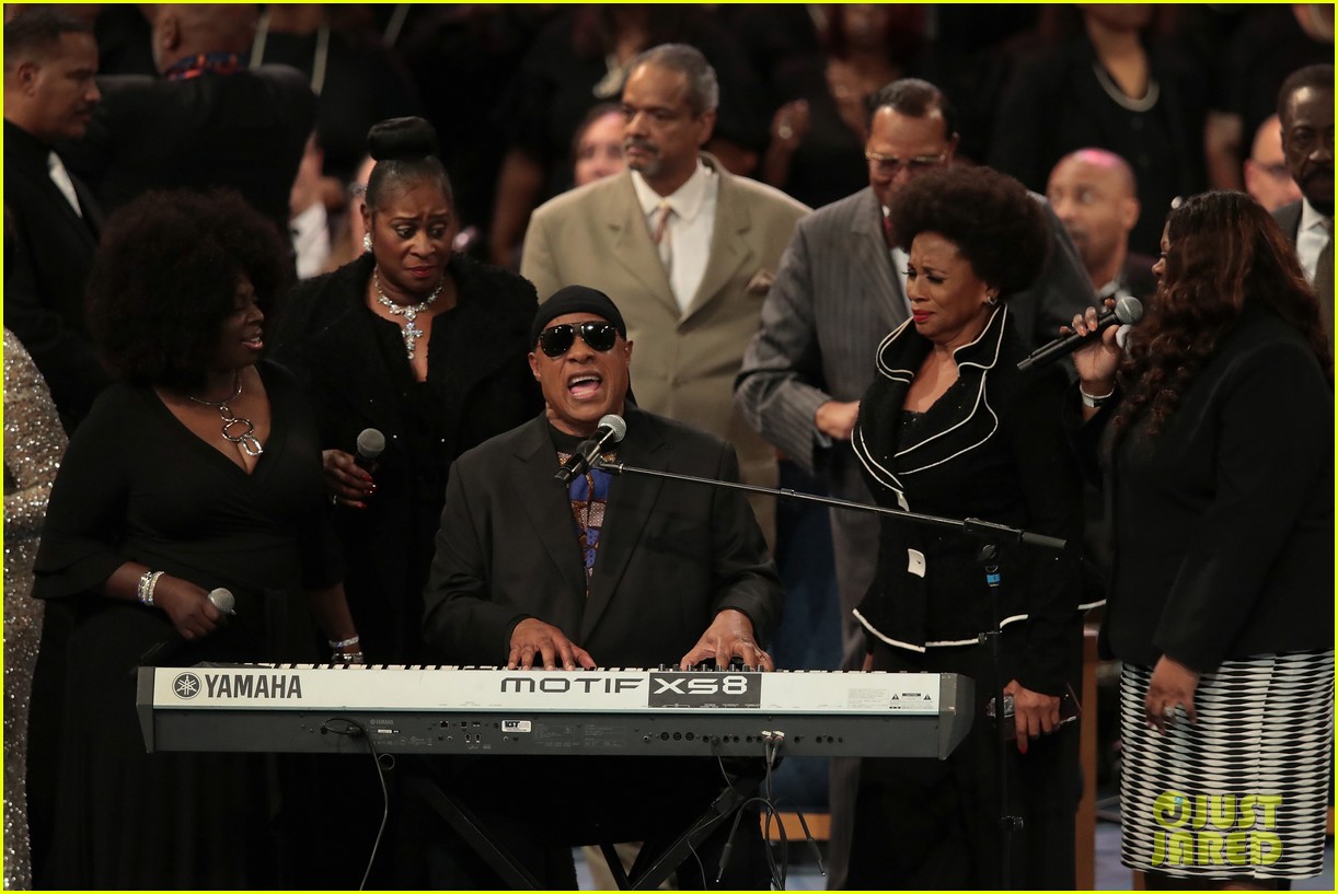 Stevie Wonder Pays Tribute to Aretha Franklin at Her Funeral Watch