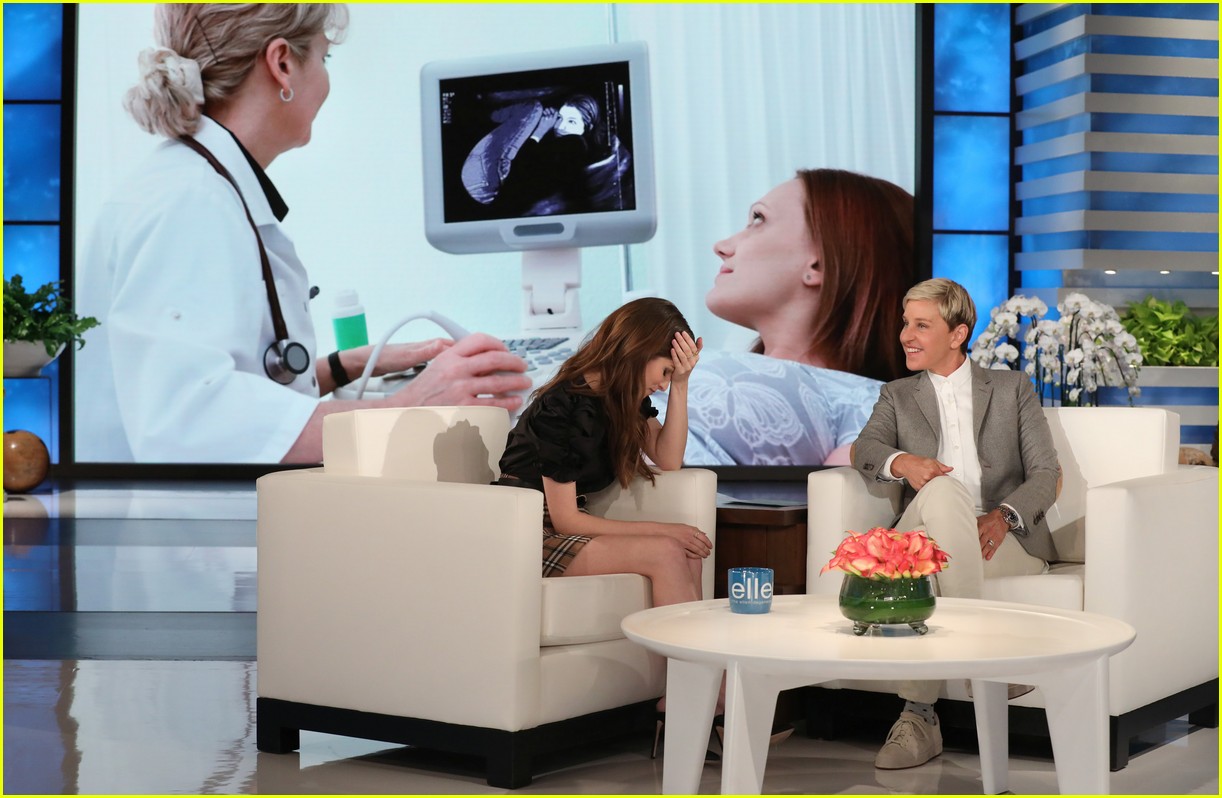 Anna Kendrick Shows Off Her Rap Skills & Takes Over Ellen DeGeneres