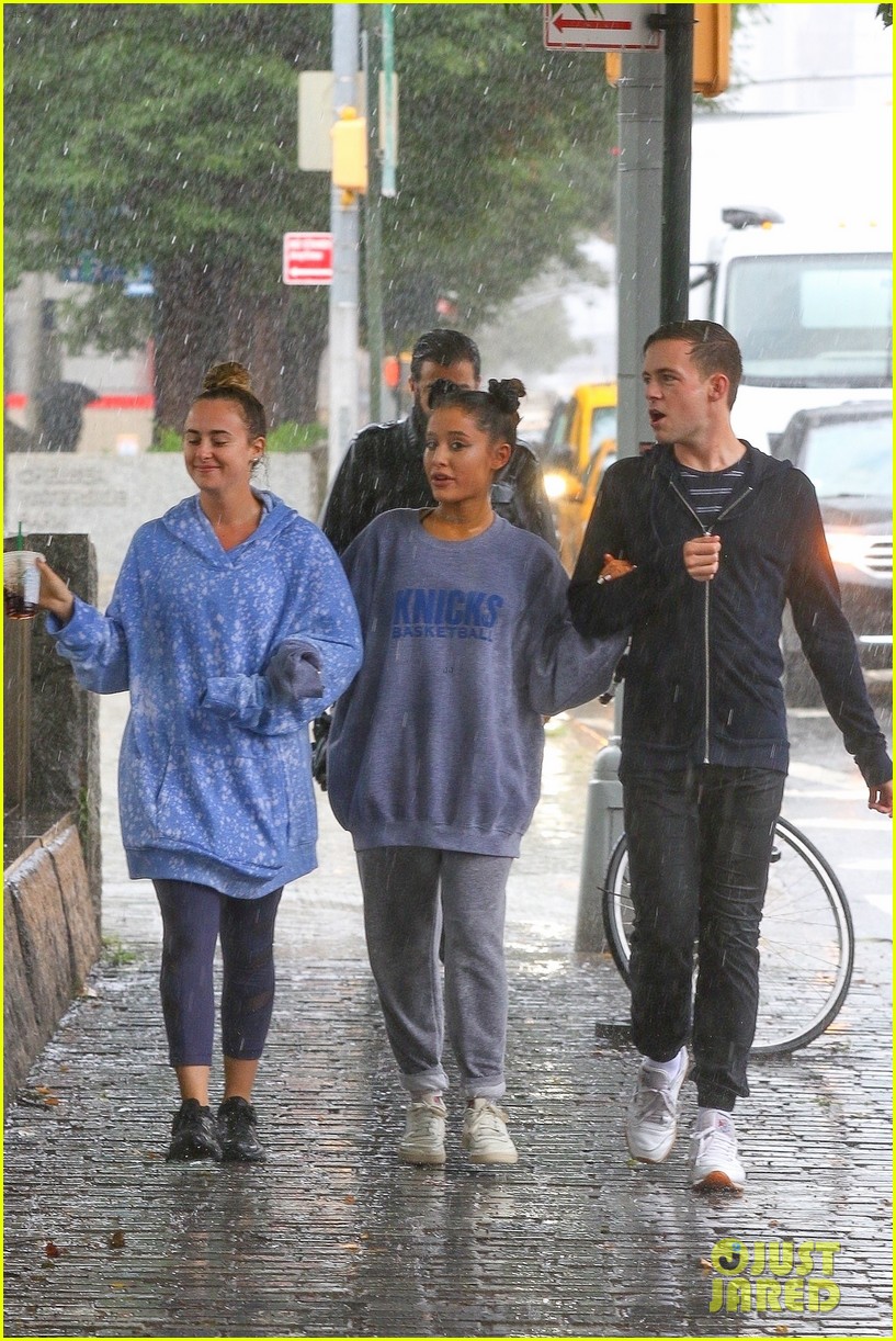 Ariana Grande & Friends Get Drenched in NYC Rain Storm Photo 4149689